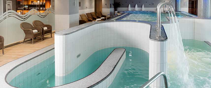 voco St David`s Cardiff - Pool Area